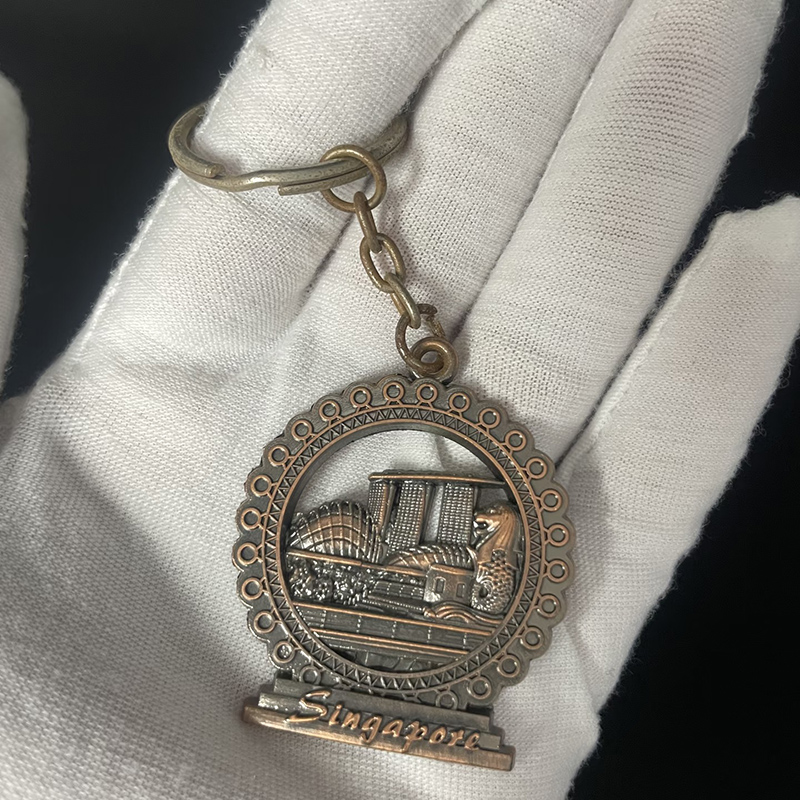 Individuelle Metall Schlüsselanhänger mit Logo bedrucken oder gravieren lassen ✓ Hochwertig ✓ Langlebig ✓ Perfekt als Werbeartikel & Giveaways jetzt online gestalten!